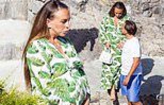 Wednesday 17 August 2022 04:52 PM Pregnant Chloe Green highlights her growing bump in a palm-print dress for ... trends now