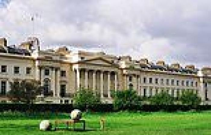 Saturday 3 September 2022 08:19 PM Regent's Park home designed by Buckingham Palace architect sells for £130m, ... trends now