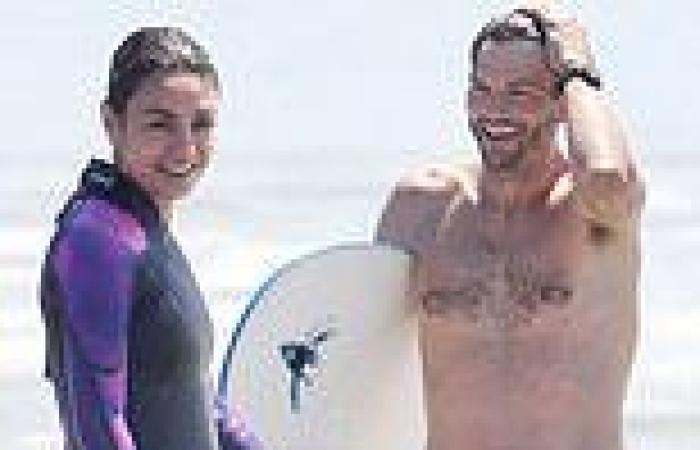 Tuesday 6 September 2022 07:26 PM Ashton Kutcher and Mila Kunis go surfing in Santa Barbara after he revealed ... trends now