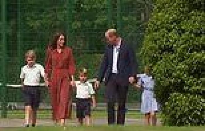 Thursday 8 September 2022 12:05 AM Cute moment Prince Louis refuses to take his father's hand on his first day of ... trends now
