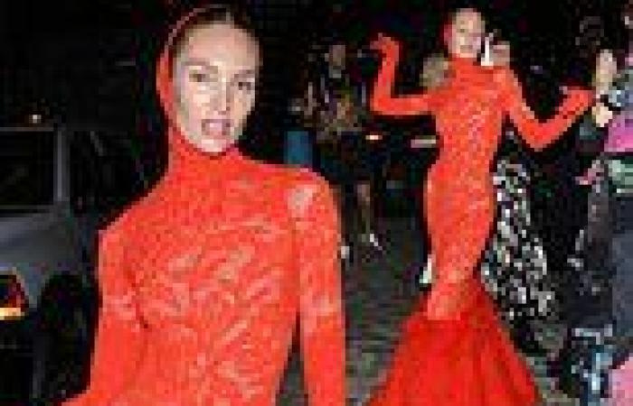 Tuesday 13 September 2022 09:52 AM Candice Swanepoel commands attention in a bold lace number at New York Fashion ... trends now