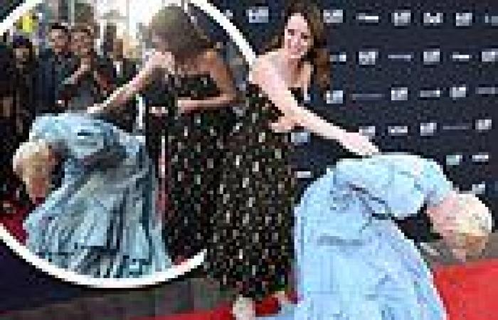 Wednesday 14 September 2022 09:53 AM Claire Foy and Jessie Buckley lark about in glamorous gowns at the Women ... trends now