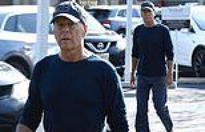 Wednesday 14 September 2022 11:23 AM Bruce Willis looks fit and healthy as he enjoys a shopping trip amid his ... trends now