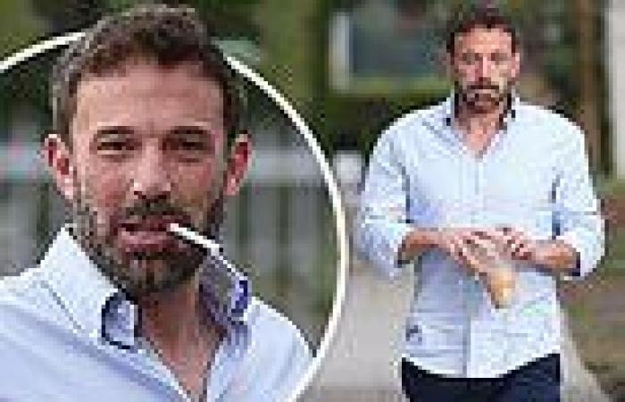 Thursday 15 September 2022 07:56 PM Ben Affleck enjoys a cigarette and iced coffee during a morning stroll in Los ... trends now