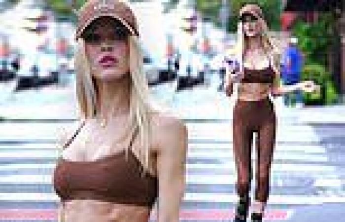 Thursday 15 September 2022 02:14 AM Joy Corrigan puts incredibly ripped abs on display in activewear during stroll ... trends now