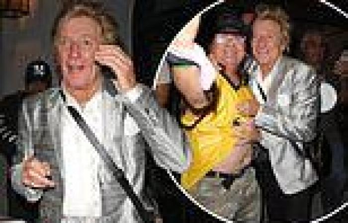 Sunday 18 September 2022 09:17 AM Rod Stewart poses with fans in a silver blazer after enjoying a family meal at ... trends now