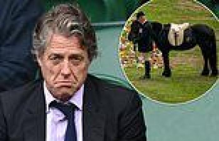 Tuesday 20 September 2022 01:02 PM Hugh Grant 'sobs' over poignant images of the late Queen's pony Emma trends now