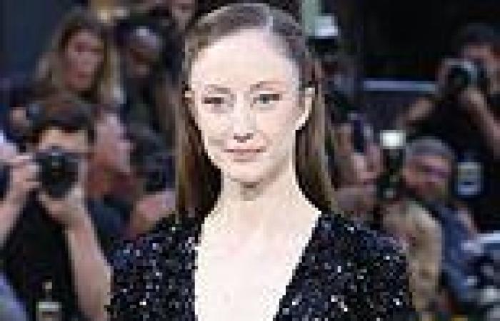 Wednesday 21 September 2022 09:08 PM Andrea Riseborough stuns in a plunging sequined gown at the UK premiere of ... trends now