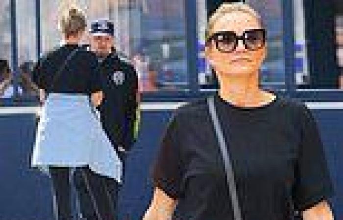 Wednesday 21 September 2022 08:41 PM Cameron Diaz keeps it casual in black T-Shirt and leggings on rare outing with ... trends now