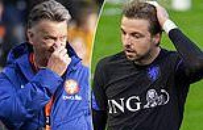 sport news Manager Louis van Gaal brutally axes long-serving goalkeeper Tim Krul from ... trends now