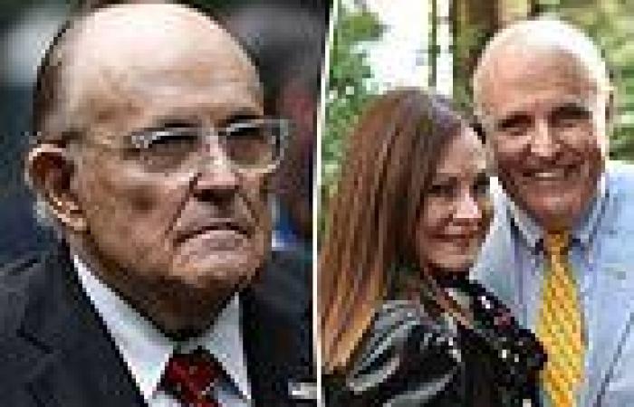 Friday 23 September 2022 09:26 PM Rudy Giuliani blows off court after judge order him to pay $235k to ex-wife trends now