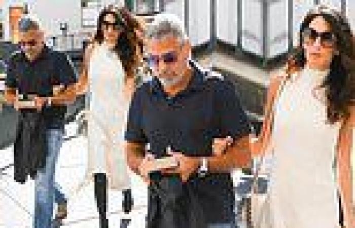Friday 23 September 2022 09:53 PM George Clooney and Amal walk arm in arm before 8th wedding anniversary trends now