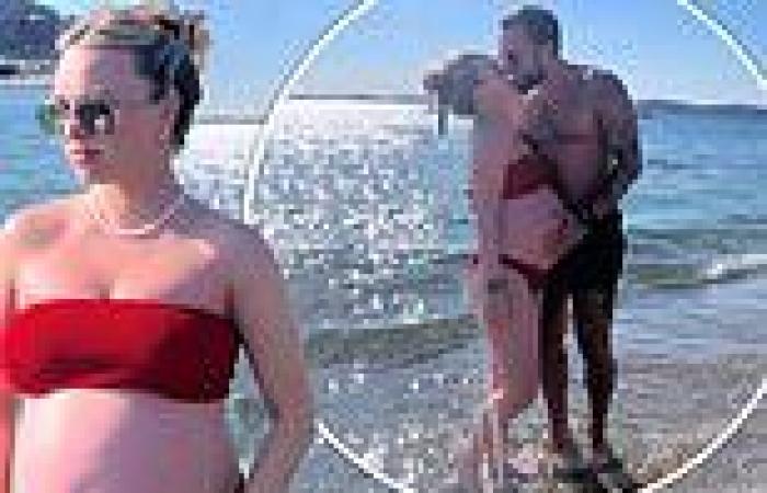 Friday 23 September 2022 06:35 PM Pregnant Jorgie Porter shows off her growing bump in a red bikini on a romantic ... trends now