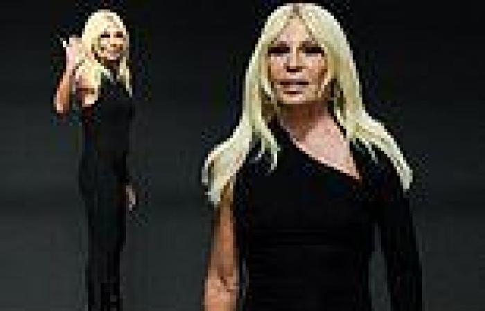 Friday 23 September 2022 10:56 PM Donatella Versace, 67, showcases her VERY smooth visage as she steps out on the ... trends now