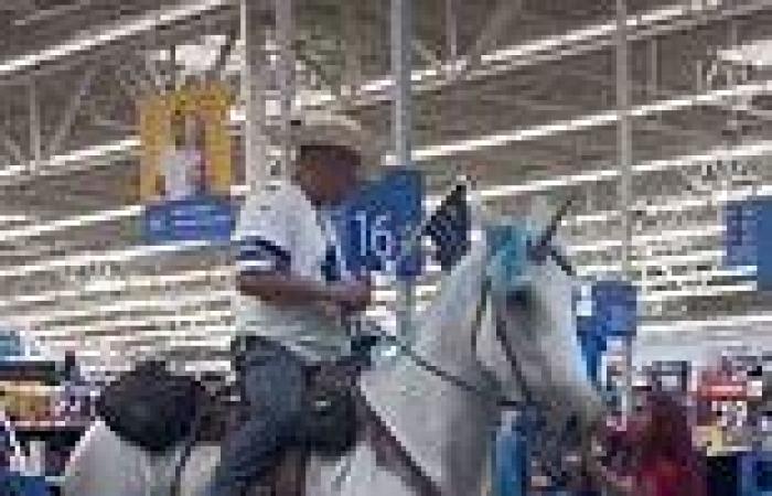 Friday 23 September 2022 04:02 PM Dallas Cowboys fan rides into Walmart on a horse dressed with a unicorn horn ... trends now