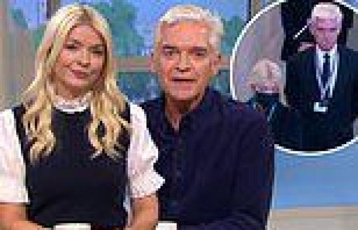Saturday 24 September 2022 08:50 PM Phillip Schofield's popularity 'drops as he loses scores of followers on social ... trends now