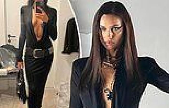 Saturday 24 September 2022 09:17 PM Irina Shayk shows off her supermodel physique in behind the scenes snaps during ... trends now