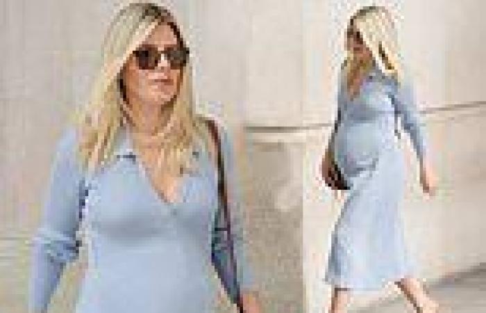 Sunday 25 September 2022 06:17 PM Pregnant Mollie King looks incredible in a blue midi dress as she arrives at ... trends now