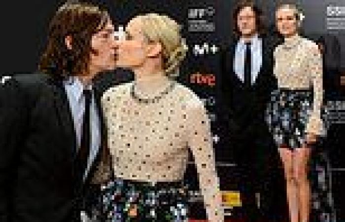 Sunday 25 September 2022 01:38 AM Diane Kruger and Norman Reedus share a kiss on the red carpet at the San ... trends now