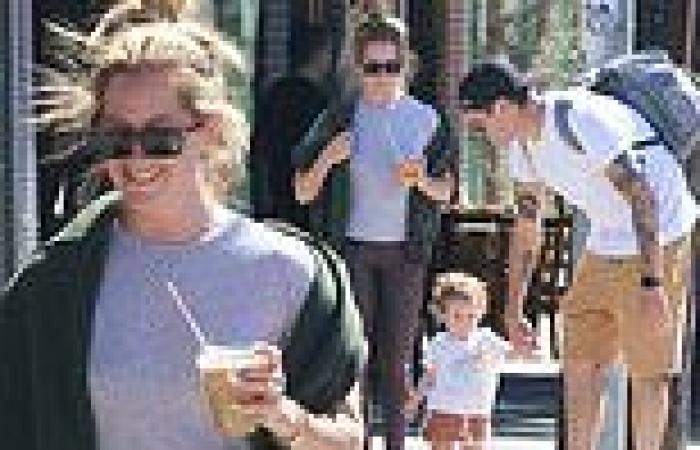 Monday 26 September 2022 03:35 AM Ashley Tisdale keeps casual on family outing with husband Christopher French ... trends now