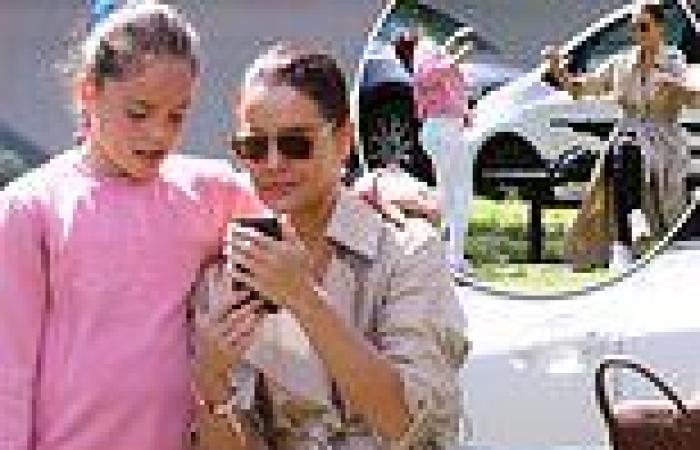 Wednesday 28 September 2022 06:26 AM Jodi Gordon and lookalike daughter Aleeia enjoy a laugh and a cuddle during a ... trends now