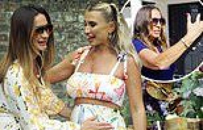 Wednesday 28 September 2022 03:26 PM Sam Faiers cradles her sister Billie's bump as feud with Ferne McCann comes to ... trends now