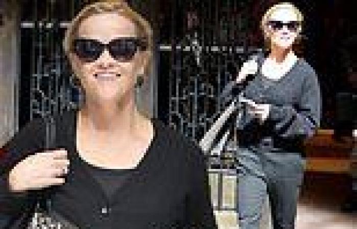 Wednesday 28 September 2022 10:47 PM Reese Witherspoon wears black as she leaves her hotel in NYC trends now