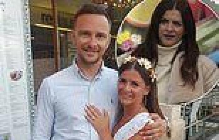 Wednesday 28 September 2022 01:38 AM Corrie star Rebecca Ryan announces she has married beau Dan Acraman in a ... trends now