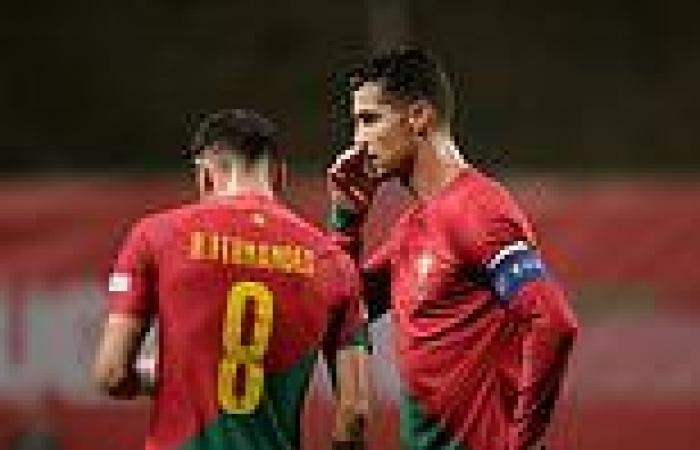 sport news Bruno Fernandes says there's 'no need for a soap opera' around Cristiano ... trends now