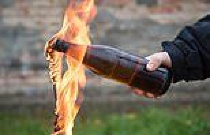 Wednesday 28 September 2022 01:38 AM Melbourne man charged after throwing a suspected Molotov cocktail into a ... trends now