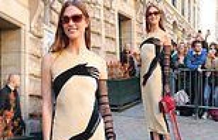 Friday 30 September 2022 04:11 PM Karlie Kloss shows off her incredible figure in a quirky beige hands dress ... trends now