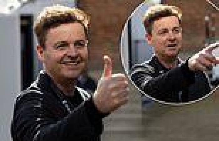 Saturday 1 October 2022 04:03 PM Declan Donnelly gives a thumbs-up while watching Fulham take on Newcastle United trends now