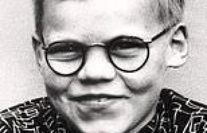 Saturday 1 October 2022 02:06 AM Little innocent Keith Bennett in NHS glasses was led off by Ian Brady 'like a ... trends now