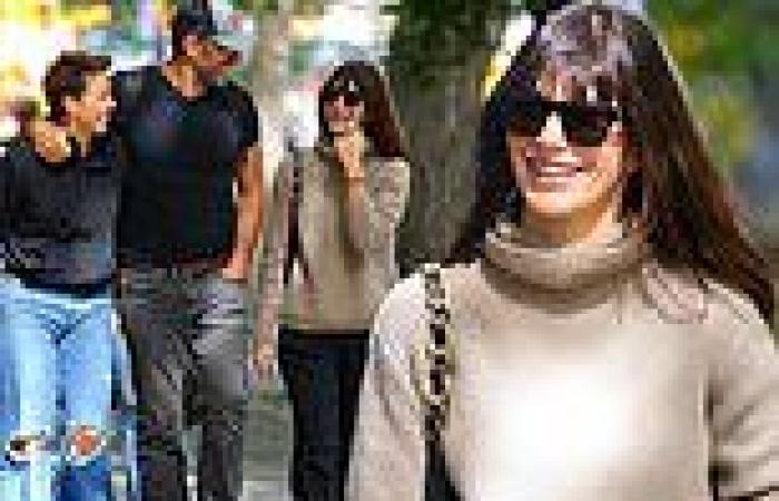Saturday 1 October 2022 05:33 PM Camila Morrone and father Maximo take a sunny stroll in New York City after ... trends now