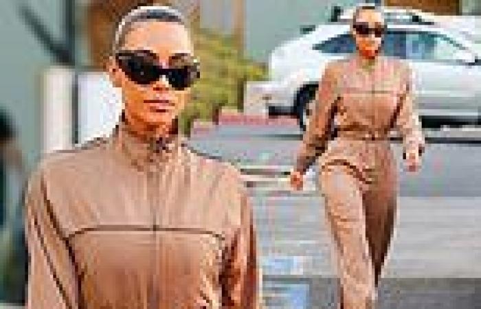 Saturday 1 October 2022 09:45 AM Kim Kardashian dons a brown cropped jacket and joggers as she departs North's ... trends now