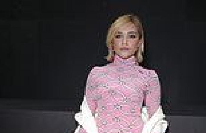 Sunday 2 October 2022 02:15 PM Florence Pugh puts on a leggy display in pink minidress at Valentino show at ... trends now