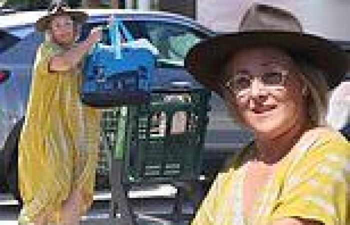 Tuesday 4 October 2022 03:09 AM Ricki Lake dons yellow muumuu as she goes grocery shopping in Malibu amid new ... trends now