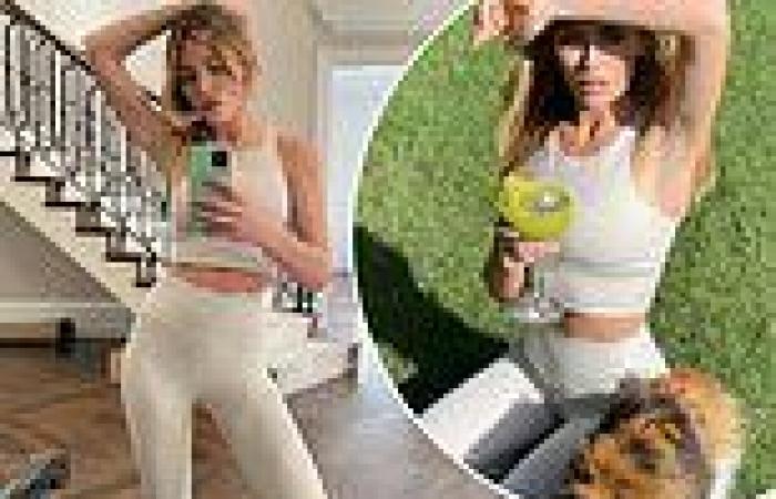 Thursday 6 October 2022 04:49 PM Abbey Clancy shows off her taut abs in a crop top and leggings trends now