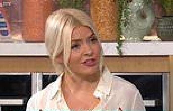Thursday 6 October 2022 04:58 PM Holly Willoughby awkwardly laughs as Alice Beer makes a sly jibe about her age trends now