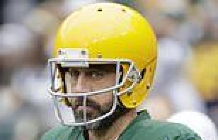 sport news Green Bay Packers' Aaron Rodgers misses practice with an injured right thumb ... trends now