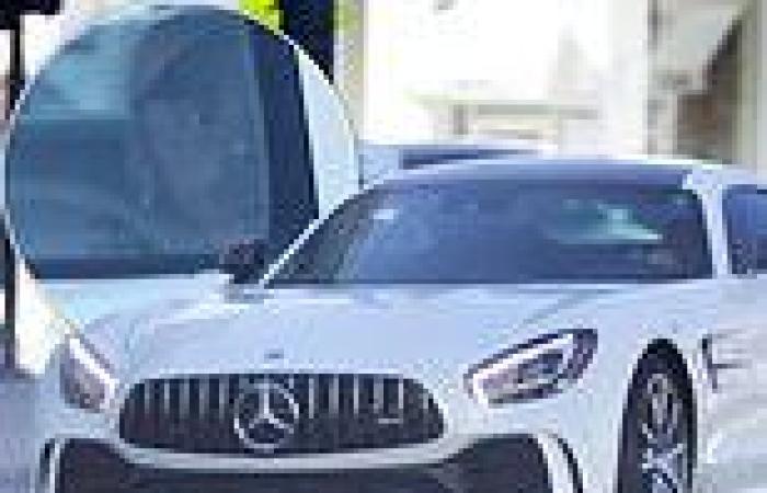 Wednesday 19 October 2022 07:58 PM Lewis Hamilton takes his $160,000 Mercedes Benz for a spin trends now