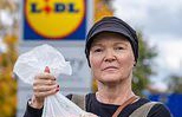 Wednesday 2 November 2022 11:01 AM Cancer-hit NHS nurse says Lidl manager accused her of theft when she ate half a ... trends now