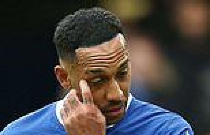 sport news Magalhaes' jibe rubs salt into the wounds for Aubameyang after day to forget ... trends now