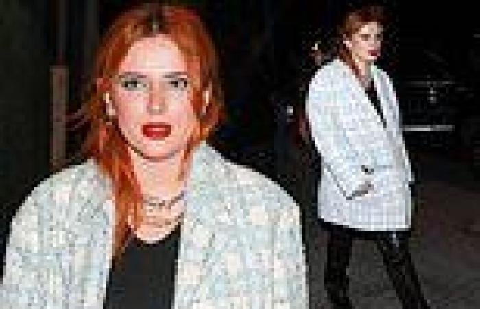 Saturday 12 November 2022 03:05 PM Bella Thorne looks stylish in leather trousers and a checked coat trends now
