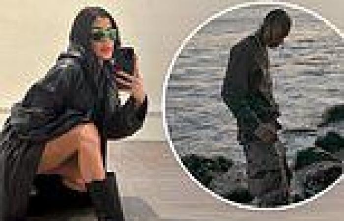Sunday 20 November 2022 06:41 PM Kylie Jenner dons denim mini-skirt for seaside Malibu outing with babydaddy ... trends now