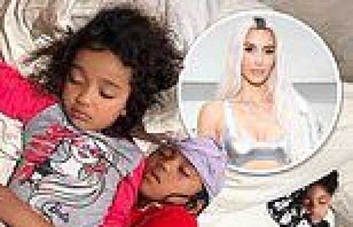 Wednesday 23 November 2022 06:32 AM Kim Kardashian snuggles with her three little ones in luxury bed trends now