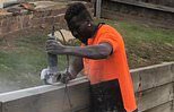 Wednesday 23 November 2022 03:05 AM CFMEU to ban engineered stone benchtops that cause silicosis disease trends now