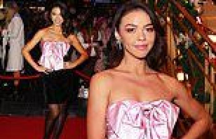 Thursday 24 November 2022 09:50 PM Vanessa Bauer is a beaming beauty in a black and pink minidress at Elf The ... trends now