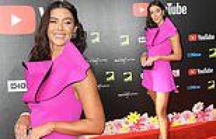 Thursday 24 November 2022 09:50 AM Brittany Hockley looks pretty in pink as she dons a neoprene dress at 2022 ARIA ... trends now