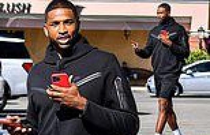 Thursday 24 November 2022 03:41 PM Tristan Thompson keeps casual in black sweater and athletic shorts while ... trends now